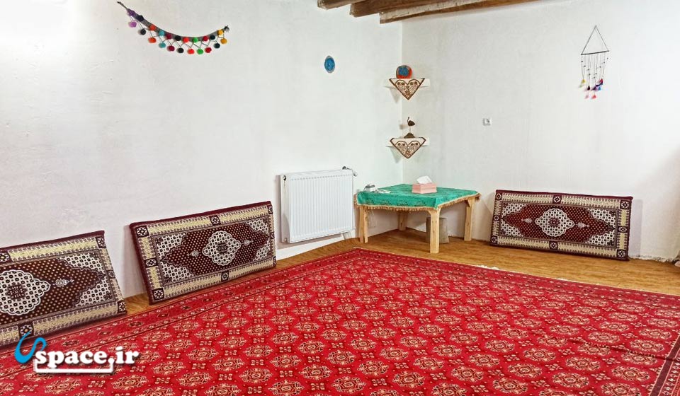 نمای داخلی اتاق 24 متری اقامتگاه بوم گردی کلبه شیبک - کلاله - روستای بهشتی